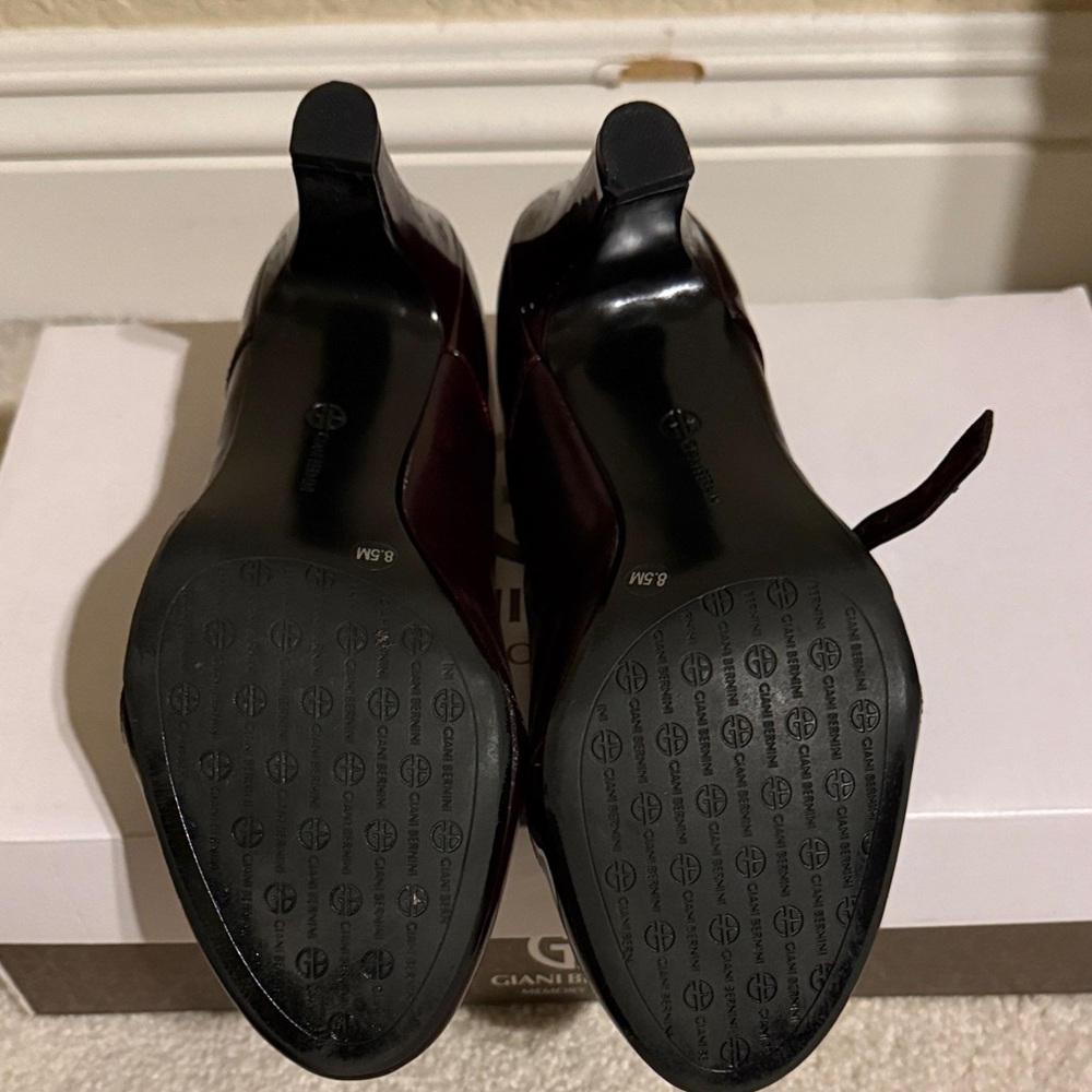Giani Bernini Dark Red T-Strap Heels - Picture 3 of 4